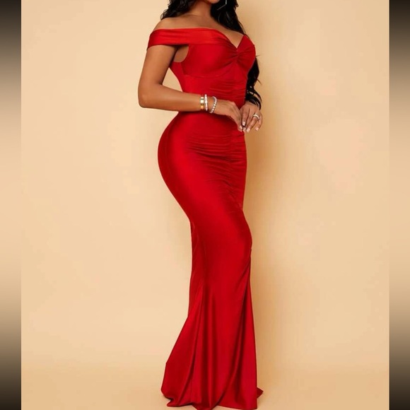 Twist Front Mermaid Hem Sequin Prom Dress